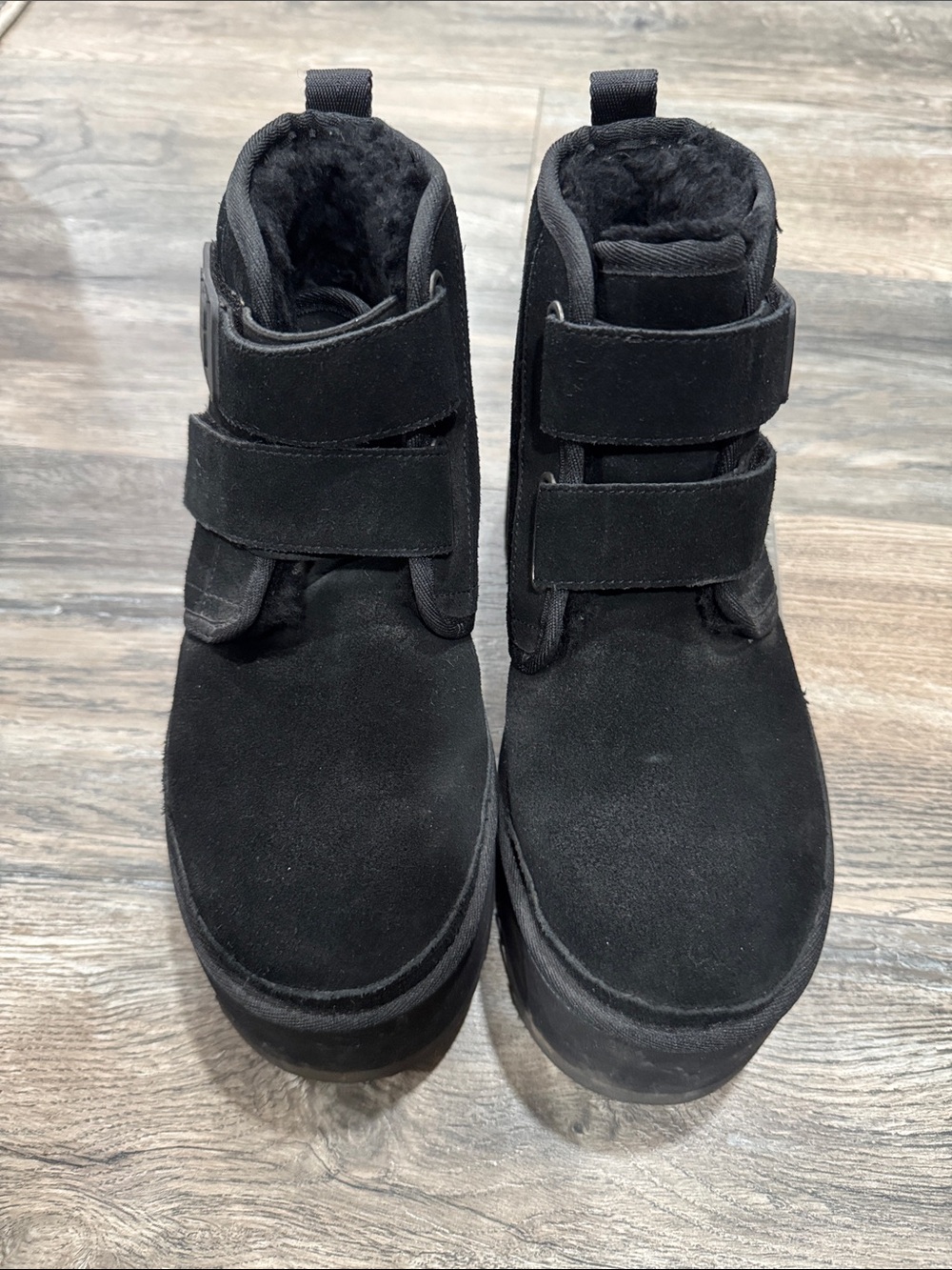 UGG Neumel Platform black suede